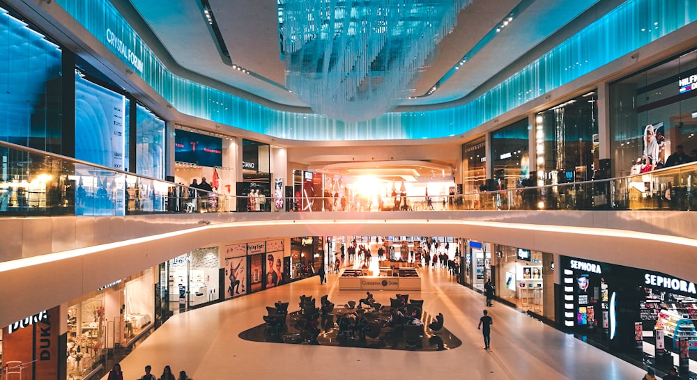 Consumer & Retail adjacent-sector advisors img